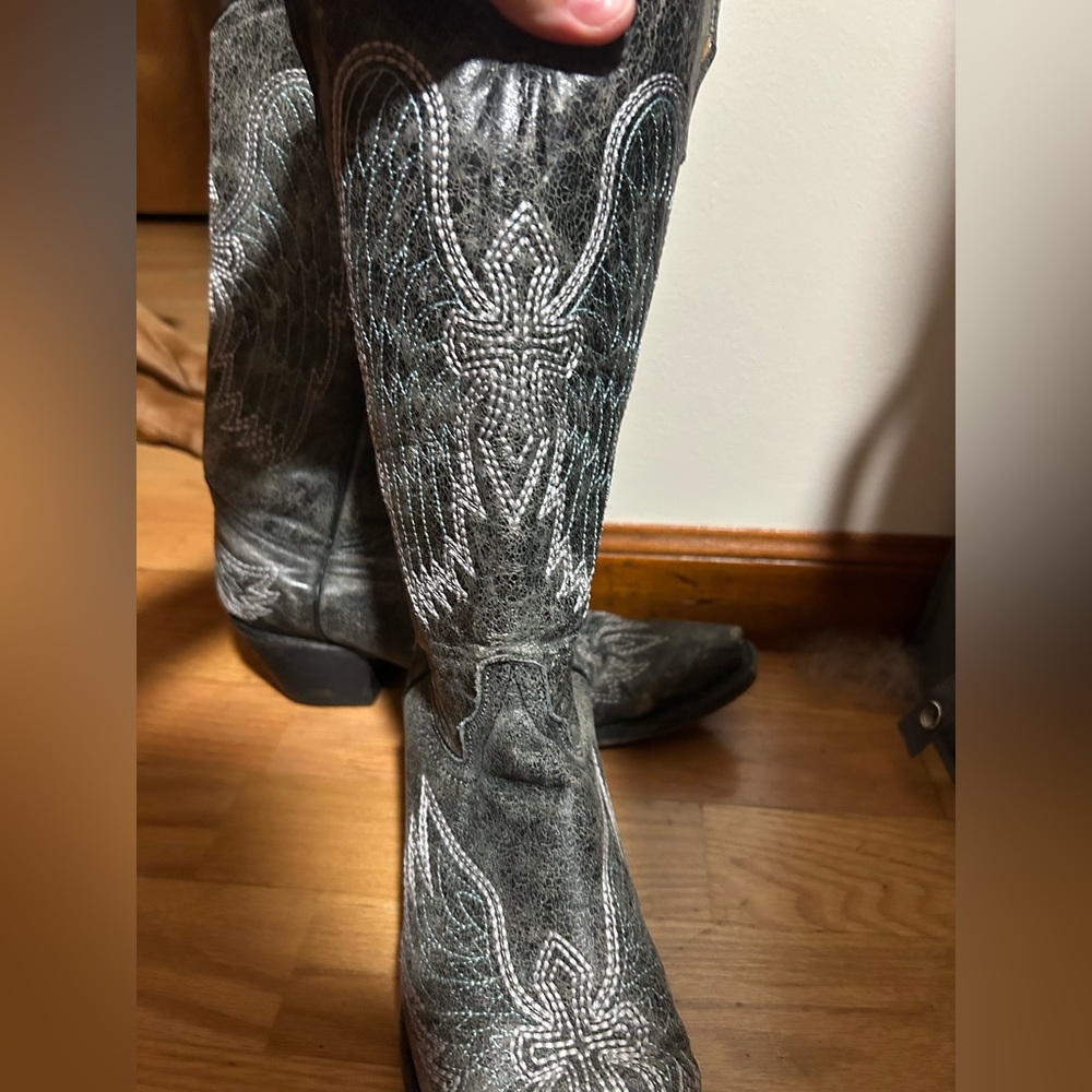Gray cowgirl boots